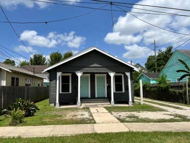 Main picture of 102 Stiles St