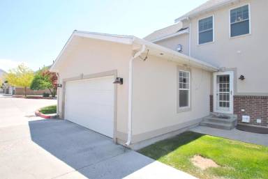 Main picture of 1035 N 130 W