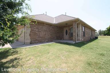 Main picture of 11500 NW 121st Pl