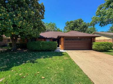 Main picture of 712 Pecan St