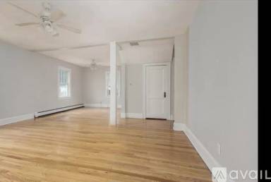 Main picture of 316 E Riverside Dr