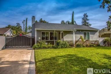 Main picture of 13847 Chandler Blvd