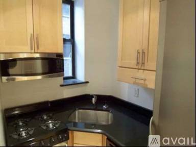 Main picture of 138 E 16th St