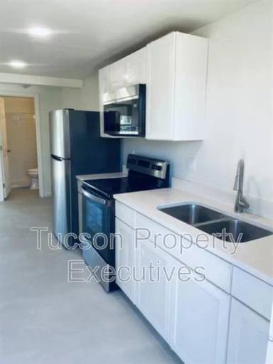 Main picture of 3831 E Flower St