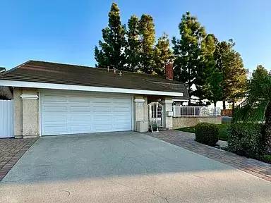 Main picture of 14182 Moore Ct