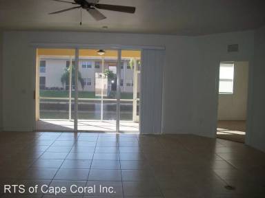 Main picture of 710 SW 47th St