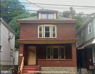 Main picture of 745 Fayette St