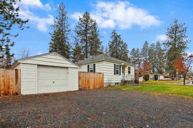 Main picture of 3705 S Perry St