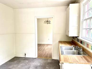 Main picture of 2768 Bartlett St