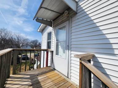 Main picture of 2615 S Center St