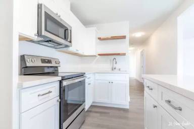 Main picture of 622 E Springhill Dr