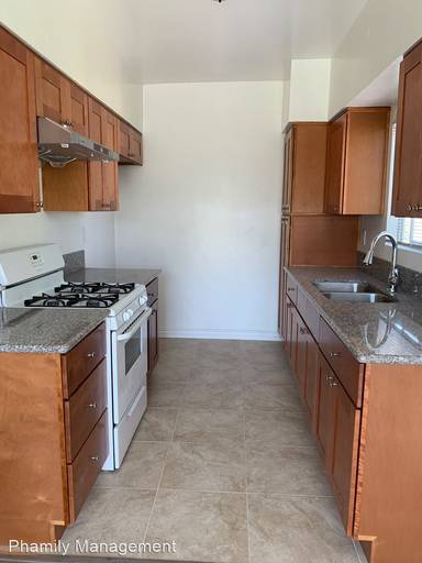 Main picture of 1020 College View Dr