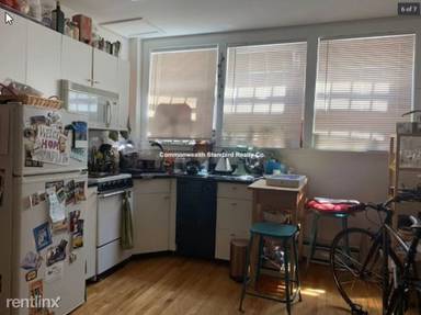 Main picture of 90 West Cedar St