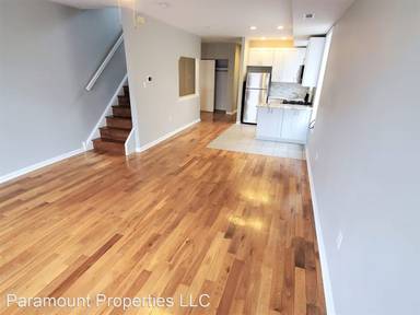 Main picture of 1526 W Porter St
