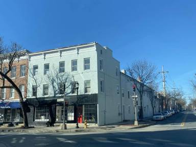 Main picture of 4 W 5th St