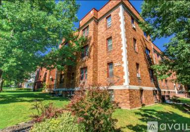 Main picture of 1802 W Genesee St