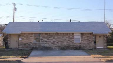 Main picture of 1803 N W S Young Dr