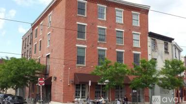 Main picture of 19 W Girard Ave