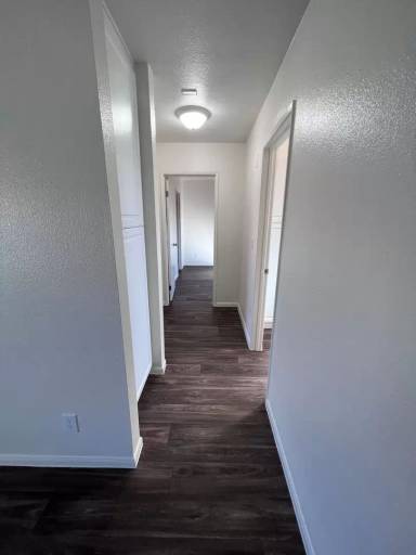 Main picture of 640 E Mission Ave