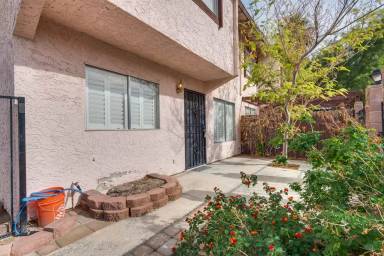 Main picture of 4363 Spencer St