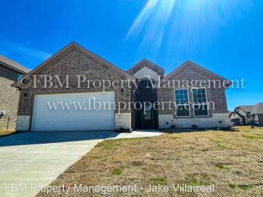 Main picture of 811 Woodcrest Dr