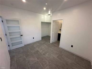 Main picture of 288 NE 58th Ter