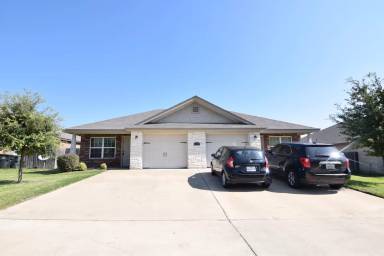 Main picture of 608 Paseo del Plata