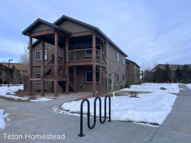Main picture of 140 E Homestead Dr