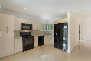 Main picture of 9587 SW 148th Avenue Cir S