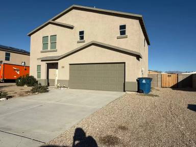 Main picture of 568 Holly St