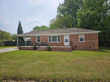 Main picture of 2 Henderson Dr