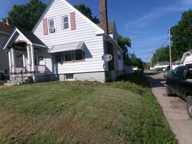 Main picture of 1218 N 19th Ave E