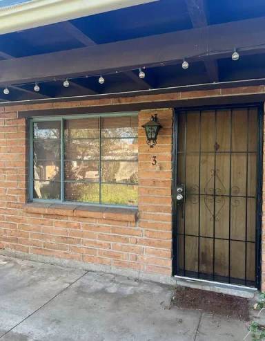 Main picture of 2541 E Elm St