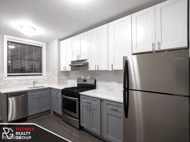 Main picture of 1940-54 W Wilson Ave & 4600-14 N Winchester Ave