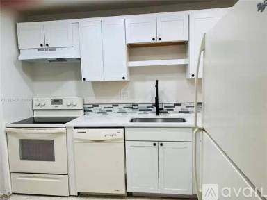 Main picture of 8025 Colony Cir S