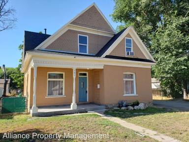 Main picture of 141 2nd St