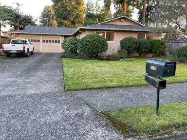 Main picture of 1032 NE 176th Ave