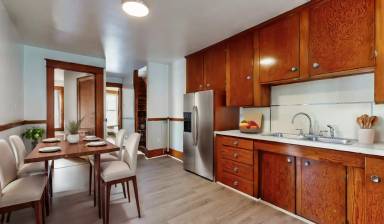 Main picture of 3 Pine St