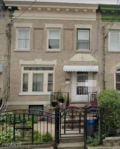 Main picture of 487 E 49th St