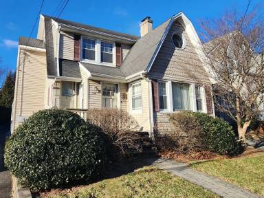 Main picture of 149 Godwin Ave