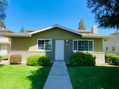 Main picture of 451 W Santa Ana Ave