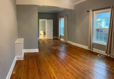Main picture of 918 Gilbert St