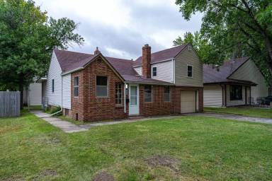 Main picture of 1006 S 12th St