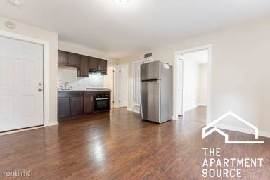 Main picture of 1501 W Fullerton Ave