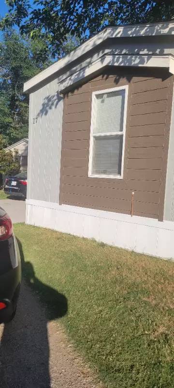 Main picture of 1240 N Cowan Ave