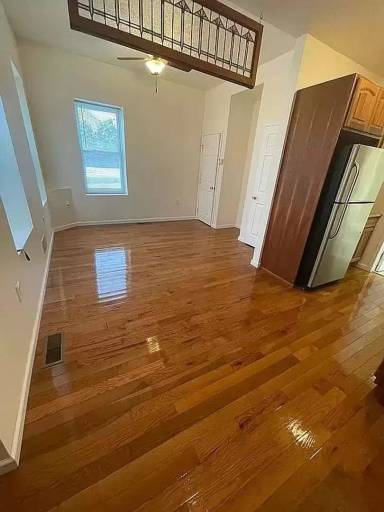 Main picture of 106 N Main St