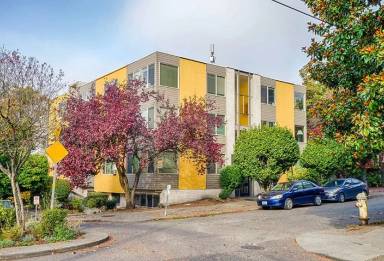 Main picture of 401 Boylston Ave E
