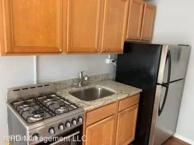 Main picture of 7500 S South Shore Apartments