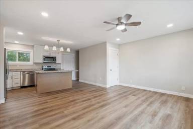 Main picture of 2290 Theda Dr