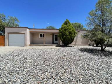 Main picture of 2302 Cedros Cir